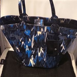 Beautiful, large tote!